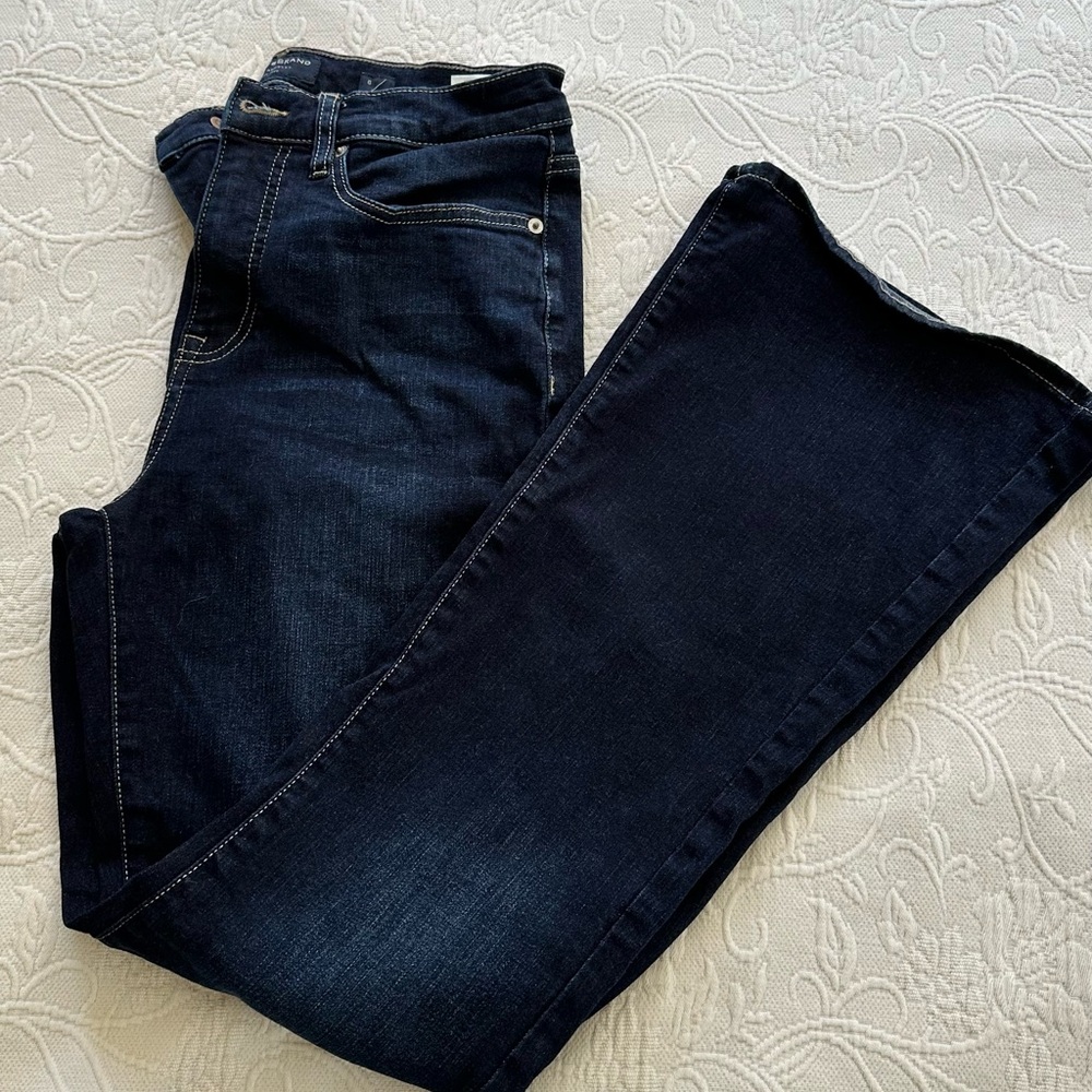 Lucky Brand size 8 (29) flare cut jeans